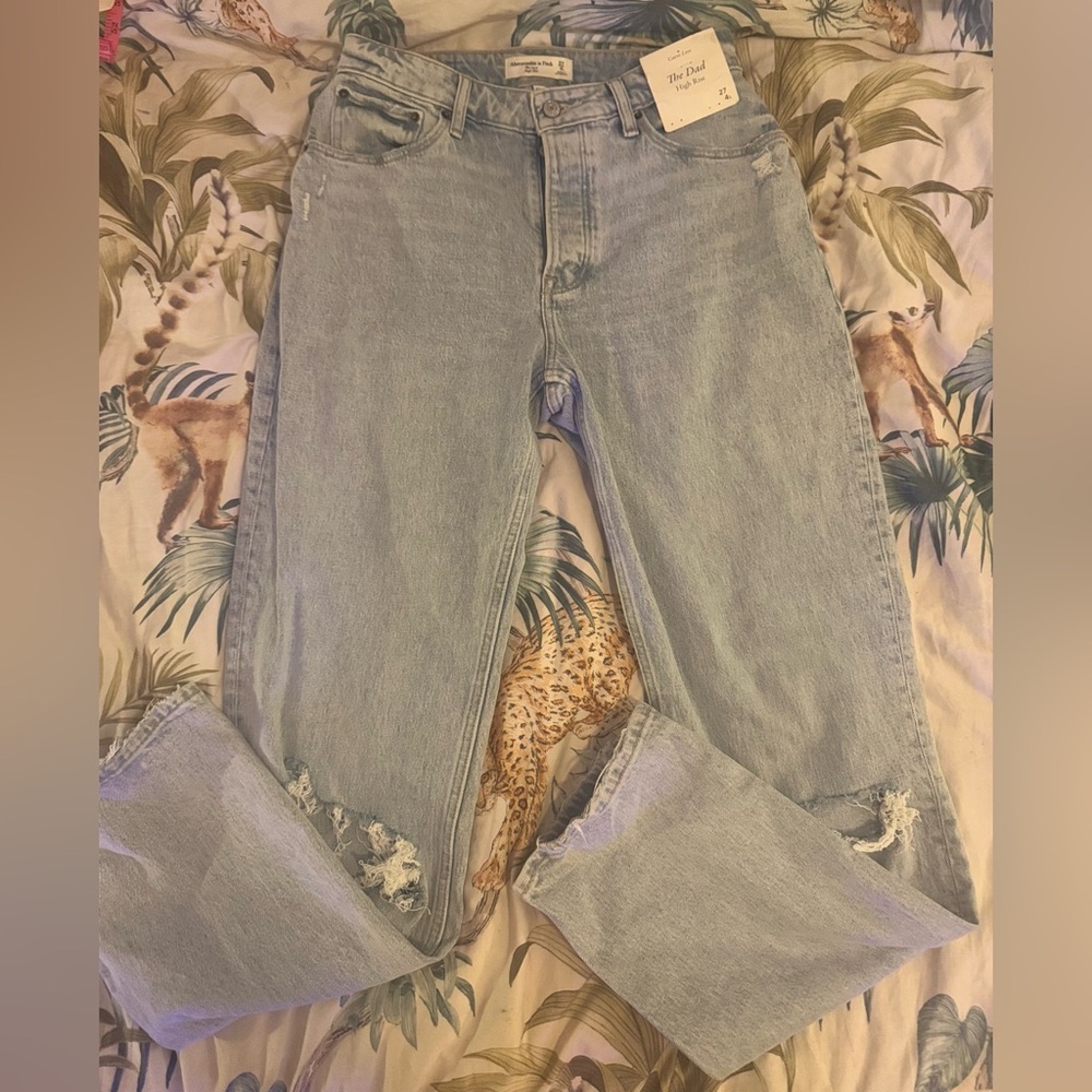 Abercrombie & Fitch Dad High Rise Curve Love Light Wash Jeans NWT​ - Picture 7 of 10